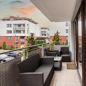 Apartment Przestrzenny 56m2 Z Tarasem - 2homerent, Kolberg